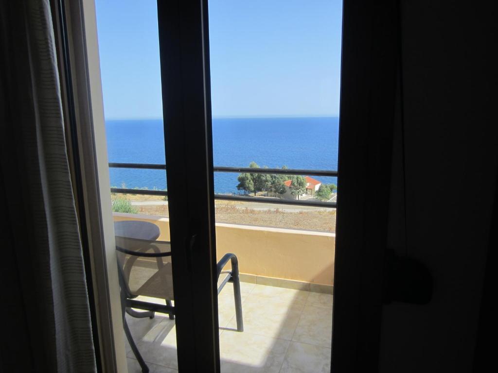 Sfinias Apartments Καλοί Λιμένες Δωμάτιο φωτογραφία